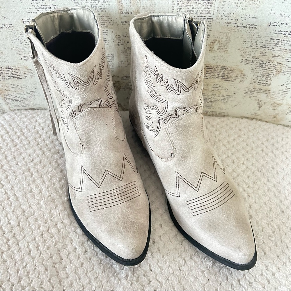 Michael Antonio great condition ankle boots size 9